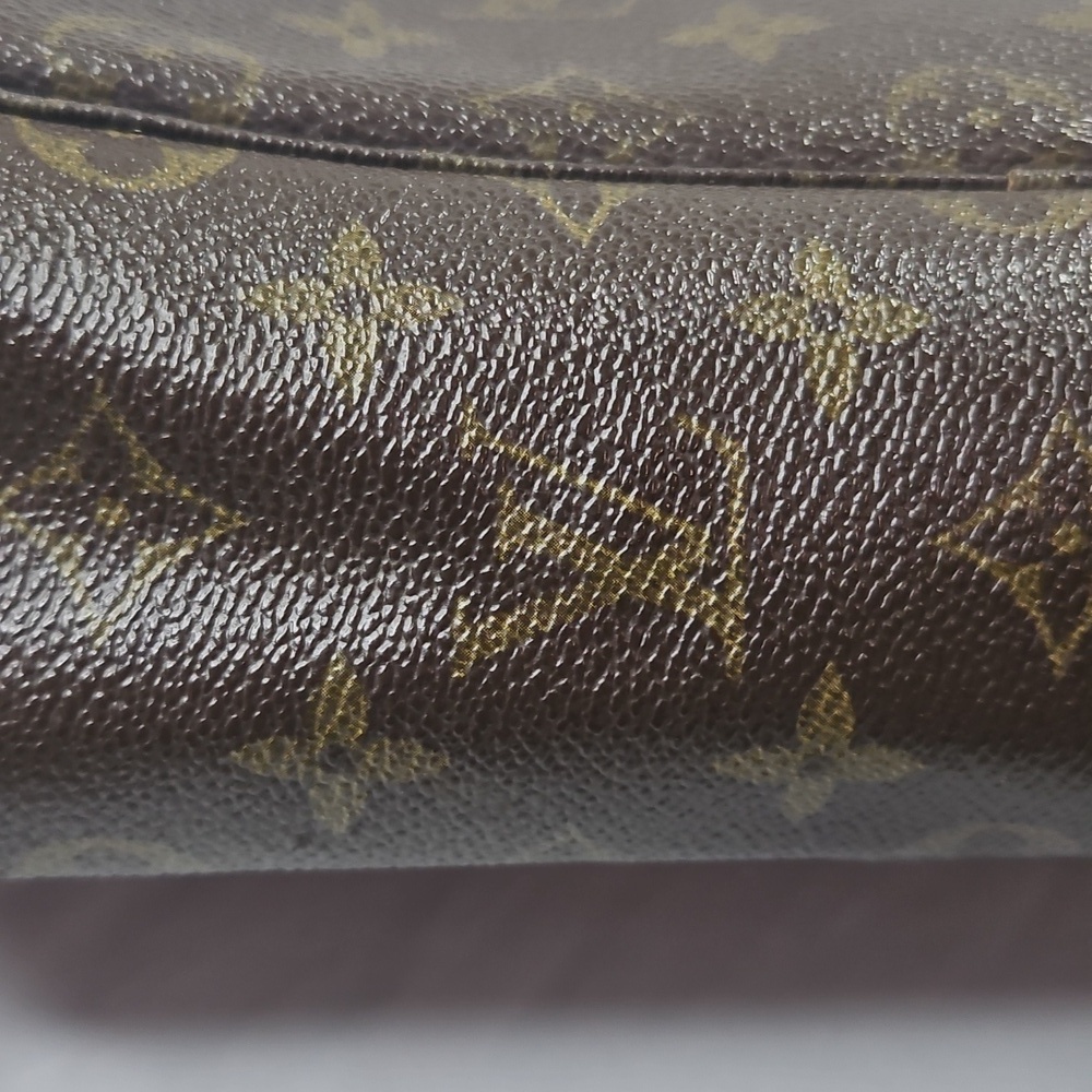 Vintage Louis Vuitton Dark Brown Monogram Toiletry Bag - Picture 4 of 14